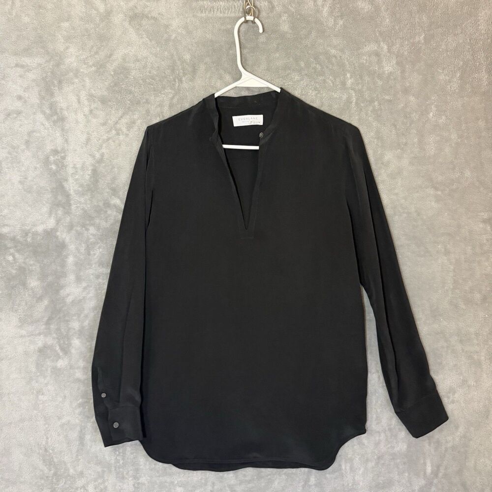 Everlane Top Size P (Small Petite) Black 100% Silk Button Long Sleeve Blouse